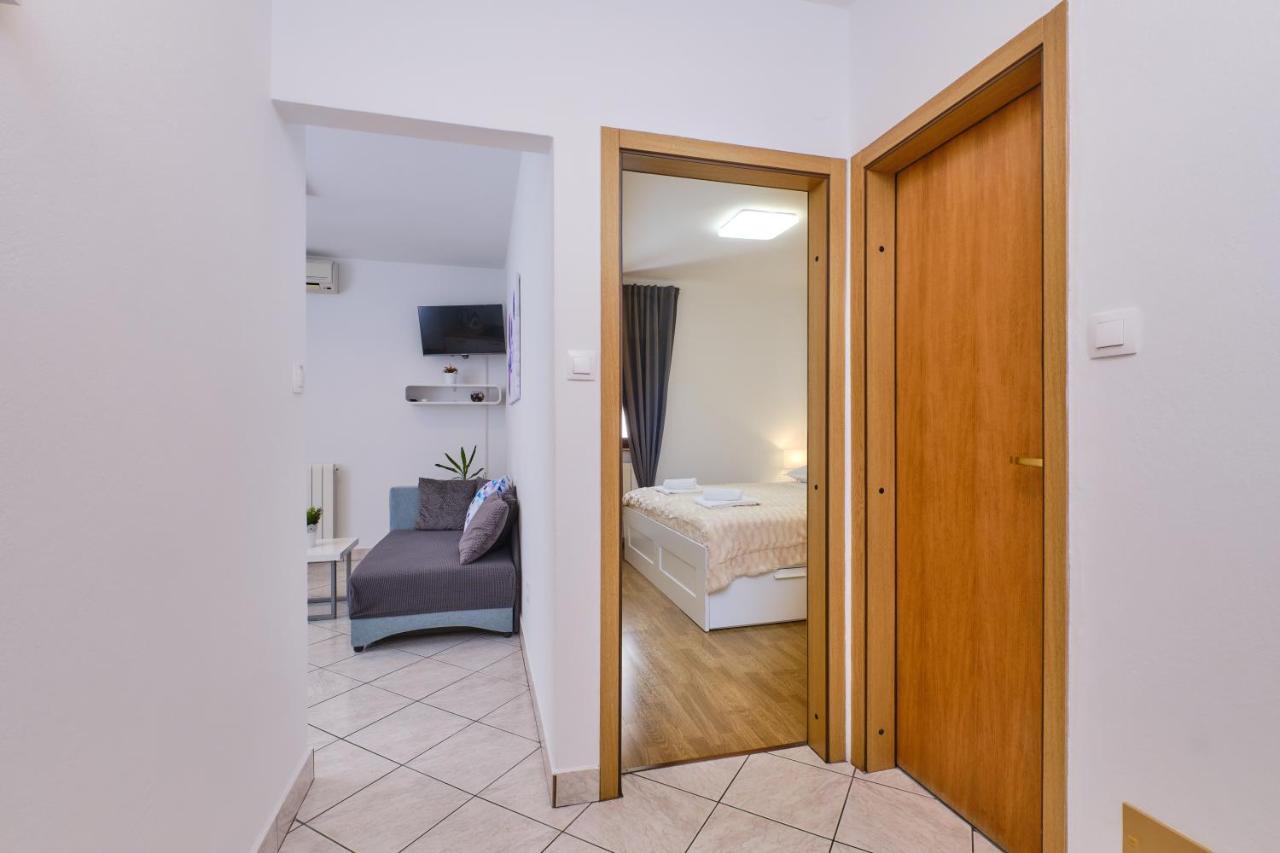 Apartment Budinic مالي لوشينغْ المظهر الخارجي الصورة