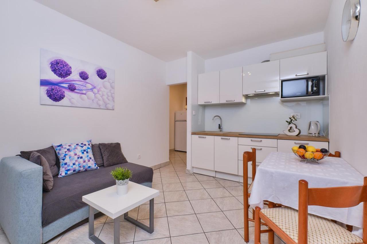 Apartment Budinic مالي لوشينغْ المظهر الخارجي الصورة