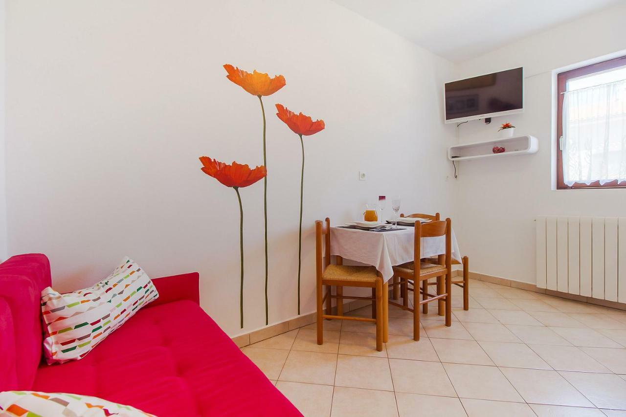 Apartment Budinic مالي لوشينغْ المظهر الخارجي الصورة