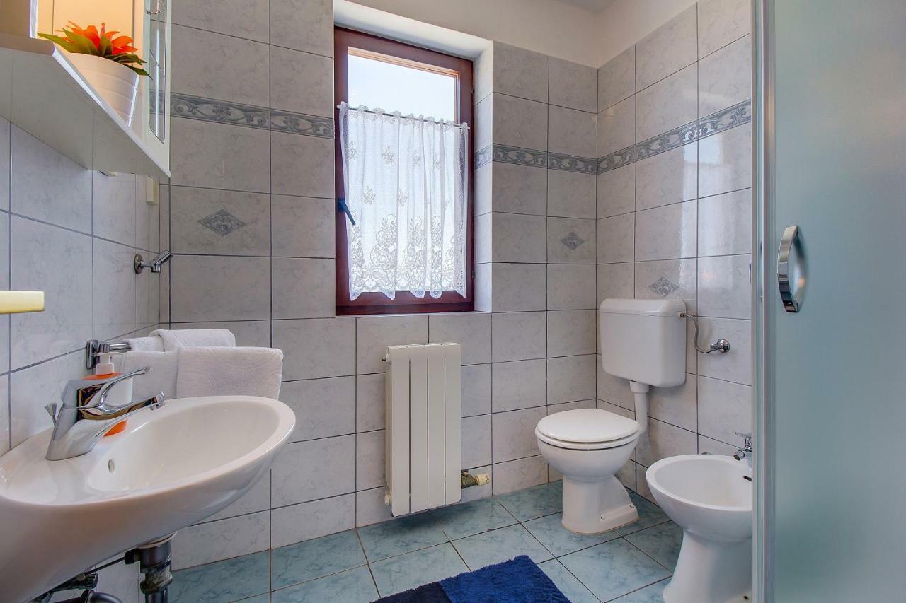 Apartment Budinic مالي لوشينغْ المظهر الخارجي الصورة