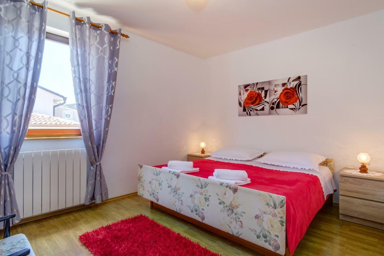 Apartment Budinic مالي لوشينغْ المظهر الخارجي الصورة