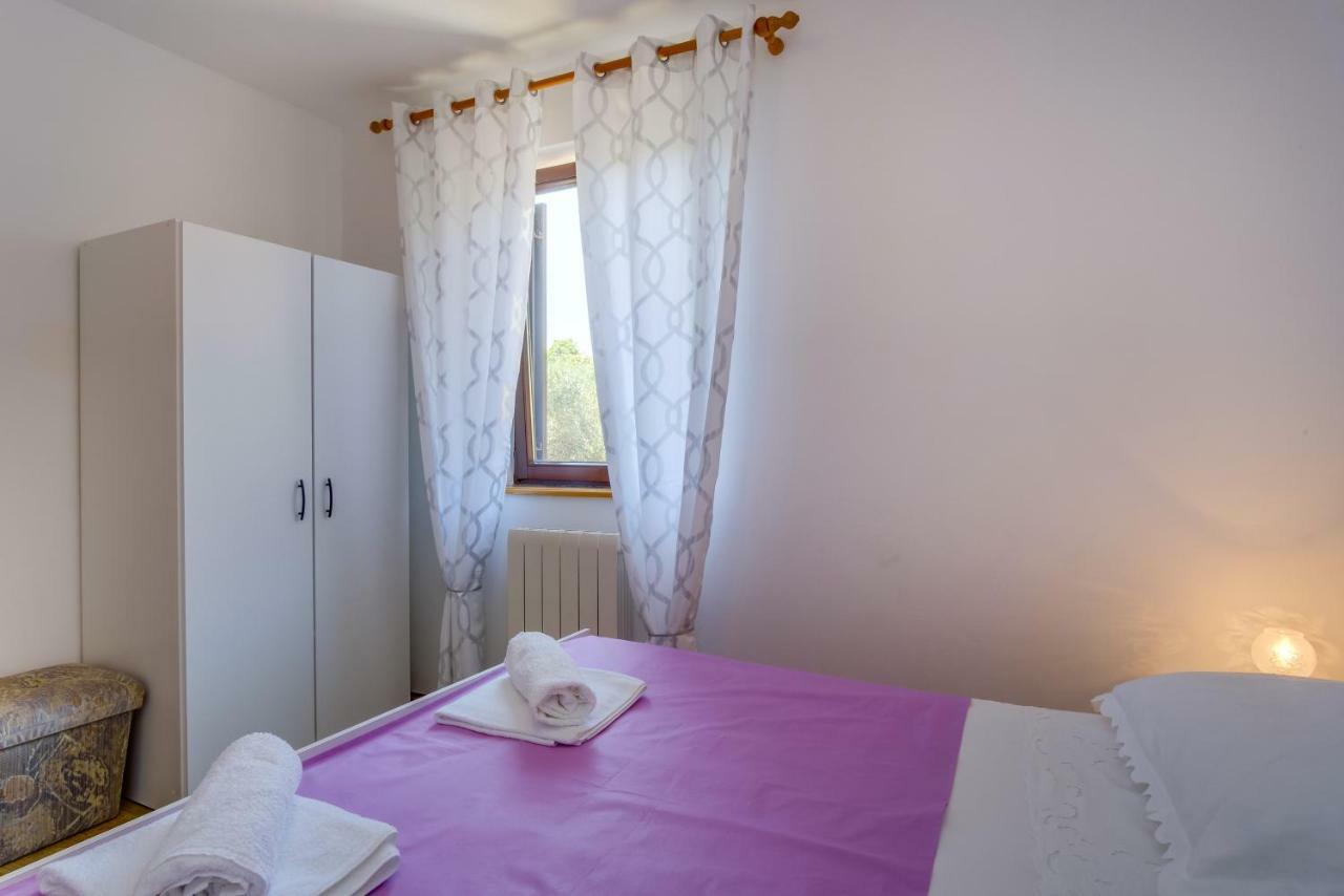 Apartment Budinic مالي لوشينغْ المظهر الخارجي الصورة