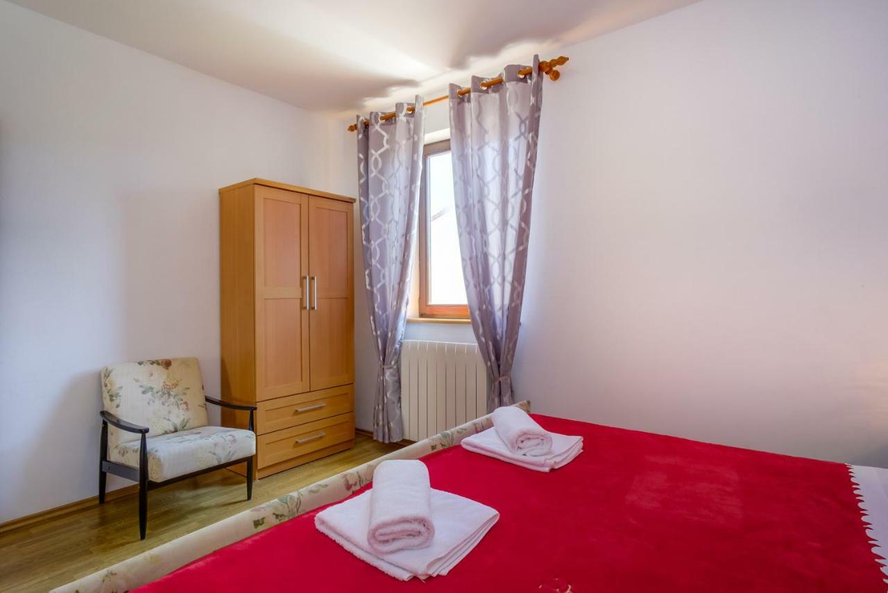 Apartment Budinic مالي لوشينغْ المظهر الخارجي الصورة