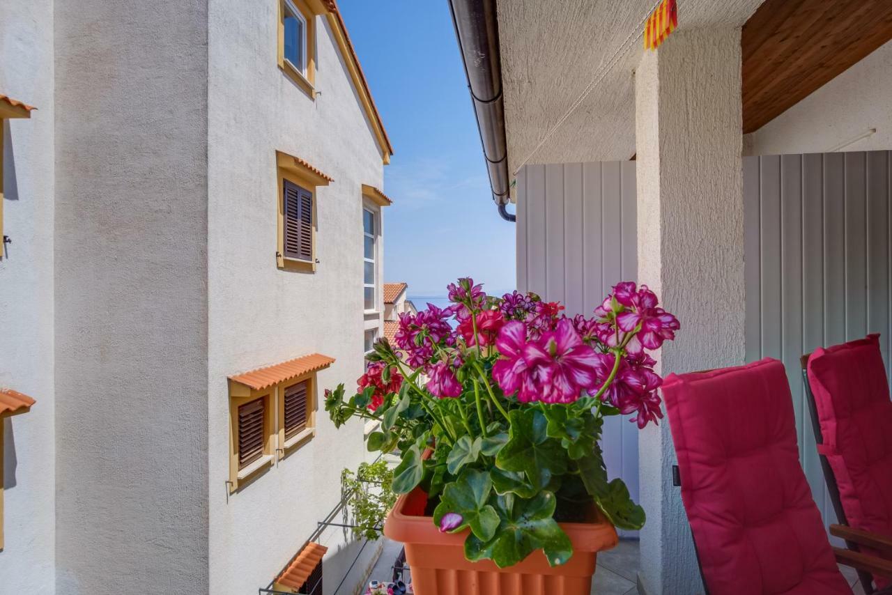 Apartment Budinic مالي لوشينغْ المظهر الخارجي الصورة